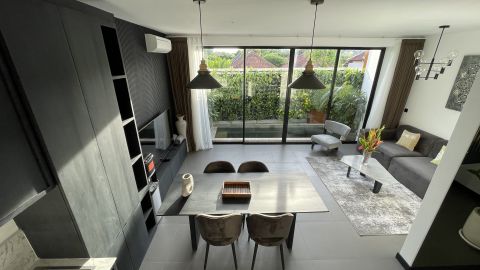 DARK DESIGN TOUNHOUSE